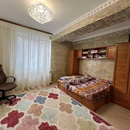 Gold Rose Apartament Кишинів Екстер'єр фото